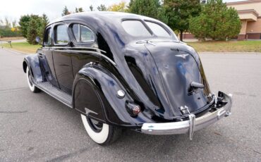Chrysler-Imperial-Airflow-Sedan-1936-Sedan-5