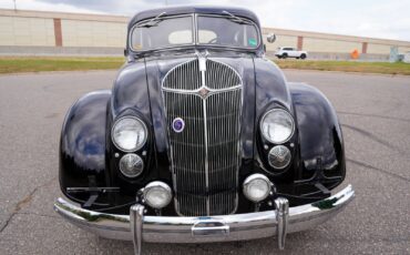 Chrysler-Imperial-Airflow-Sedan-1936-Sedan-8