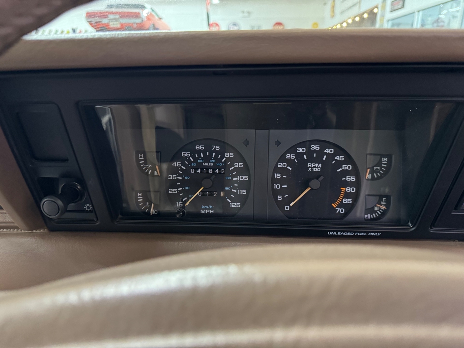 Chrysler-Le-Baron-1989-Convertible-32