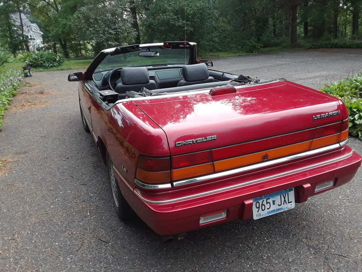 Chrysler-Lebaron-1995-Red-Black-2
