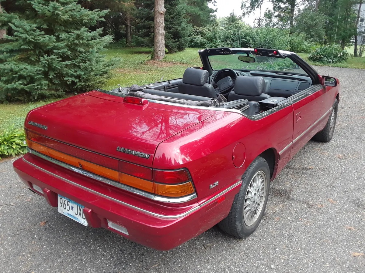 Chrysler-Lebaron-1995-Red-Black-3
