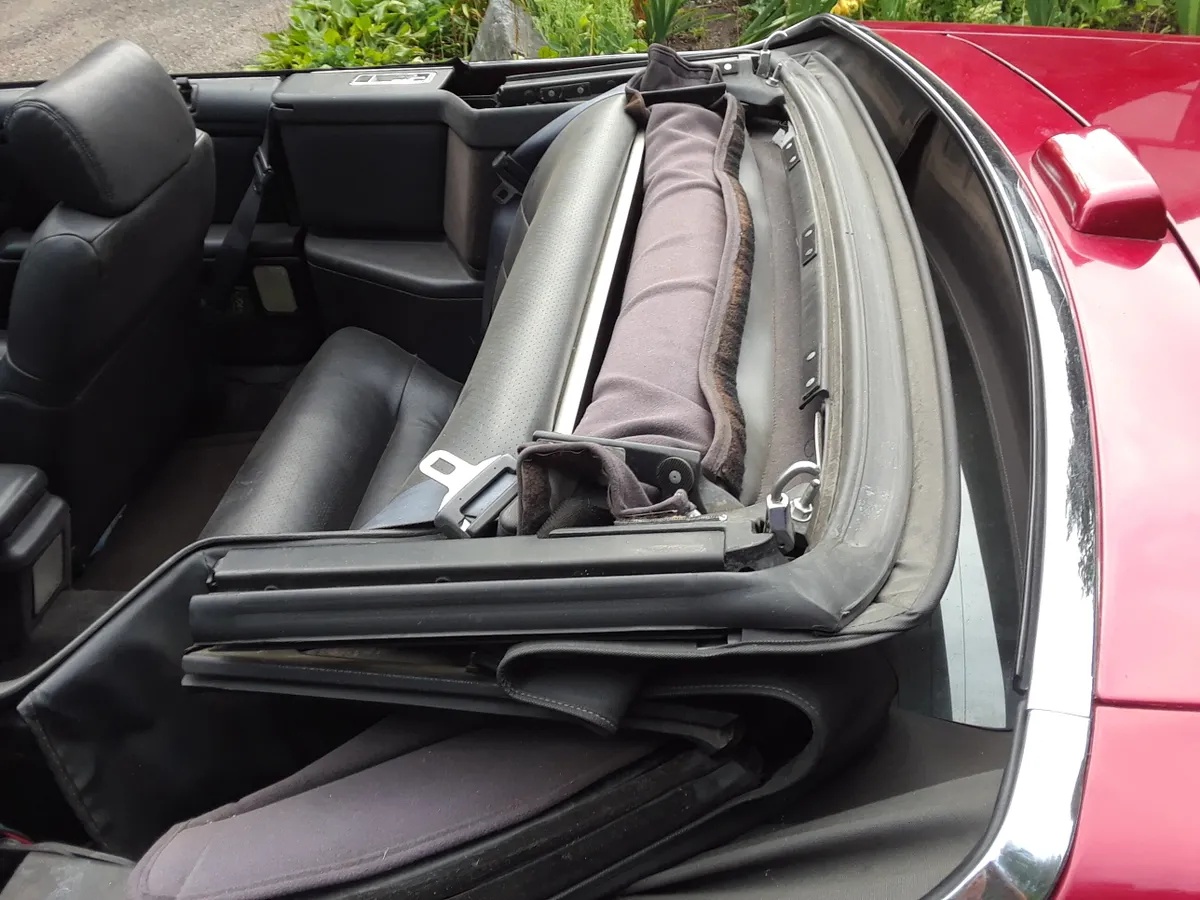 Chrysler-Lebaron-1995-Red-Black-6