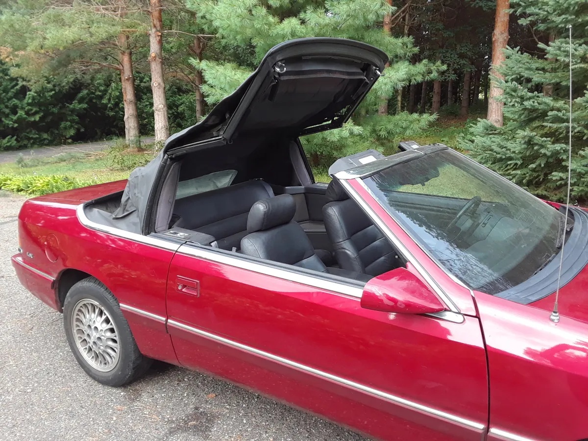 Chrysler-Lebaron-1995-Red-Black-8