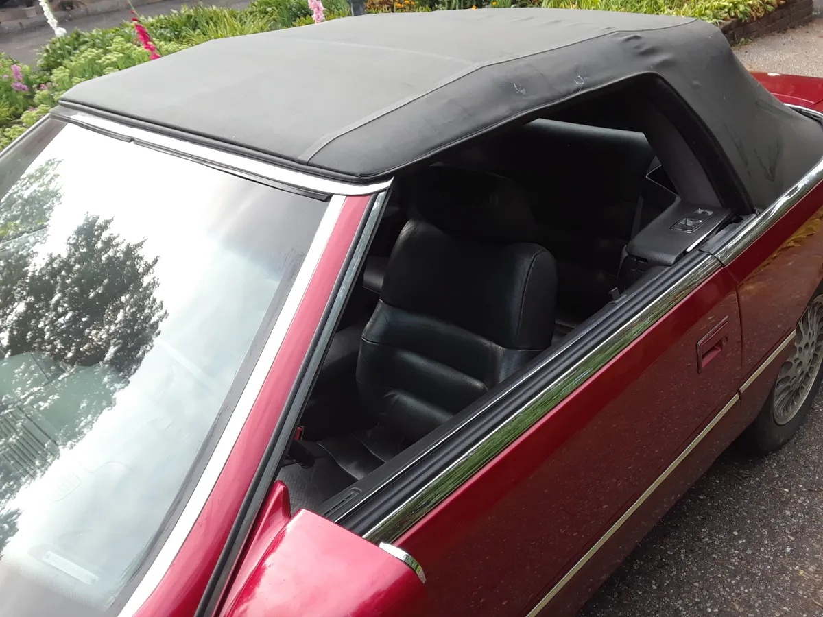 Chrysler-Lebaron-1995-Red-Black-9