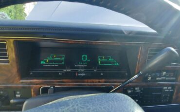 Chrysler-New-Yorker-1991-Sedan-1