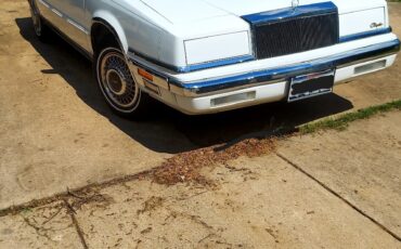 Chrysler-New-Yorker-1991-Sedan-2