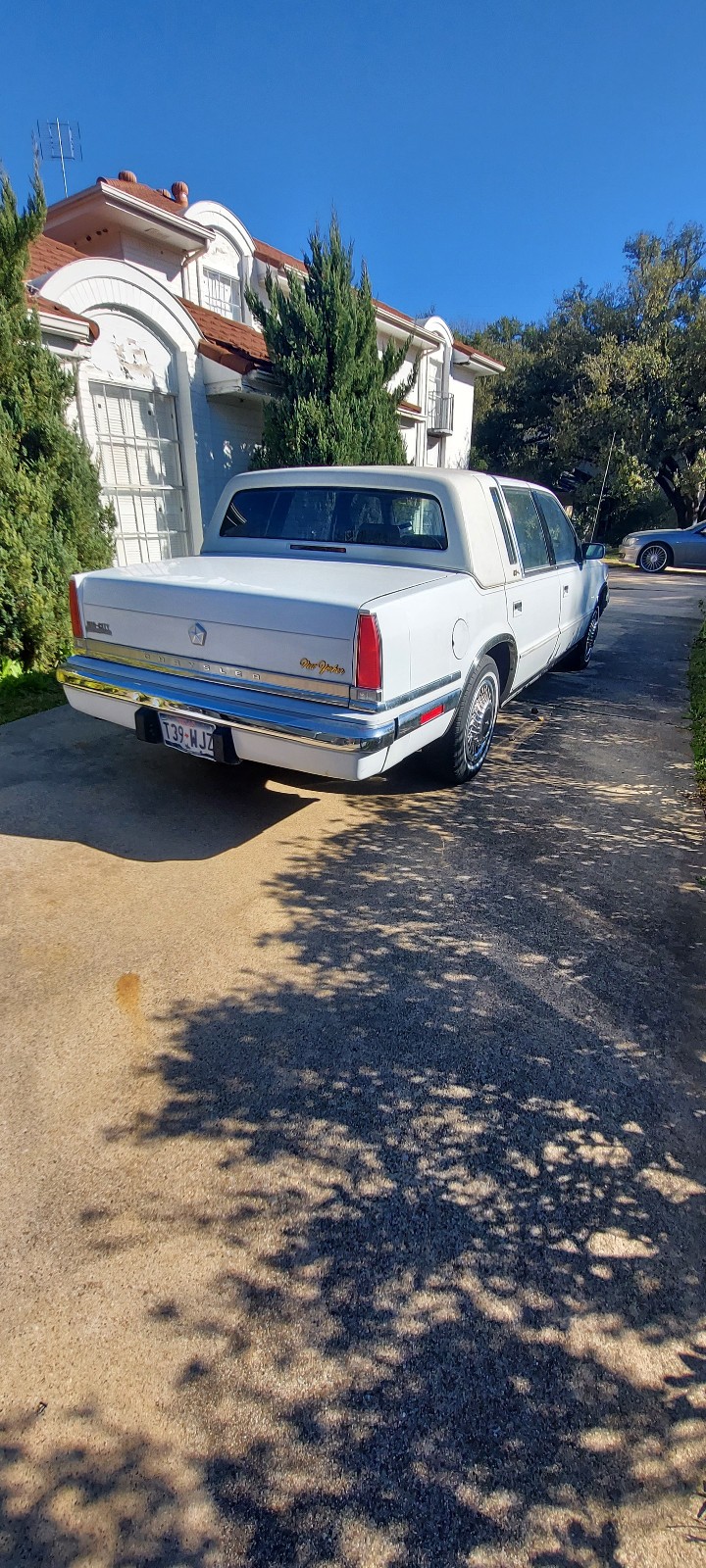 Chrysler-New-Yorker-1991-Sedan-3