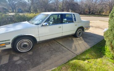 Chrysler-New-Yorker-1991-Sedan