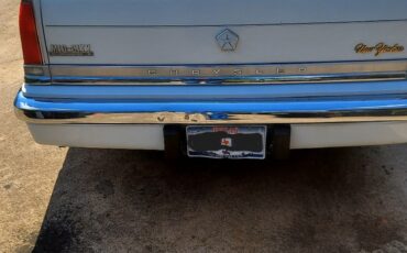 Chrysler-New-Yorker-1991-Sedan-4