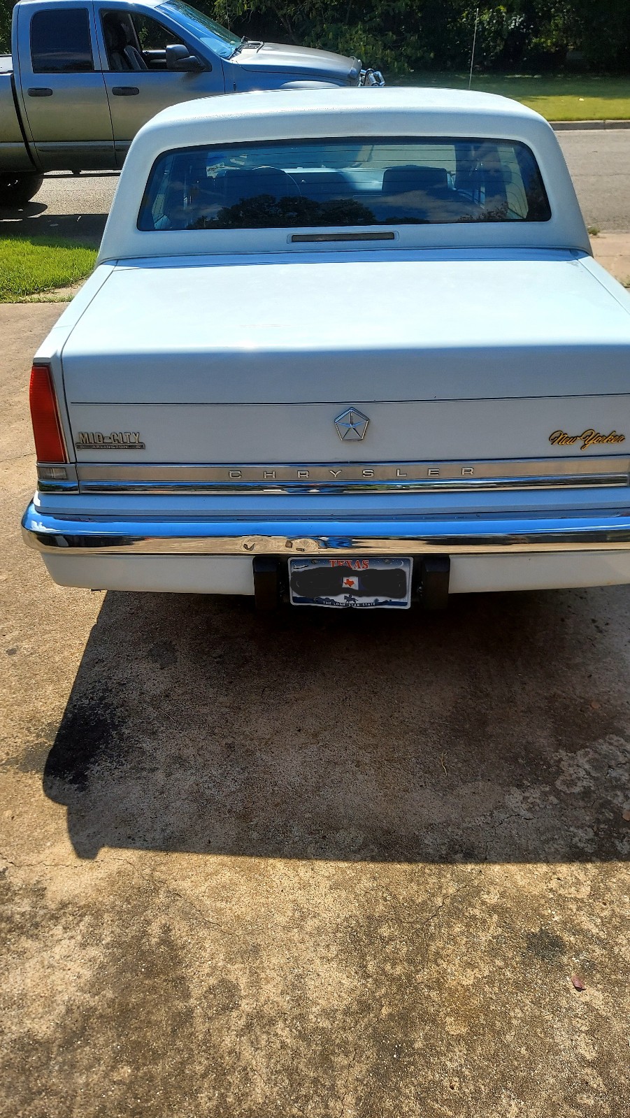 Chrysler-New-Yorker-1991-Sedan-4