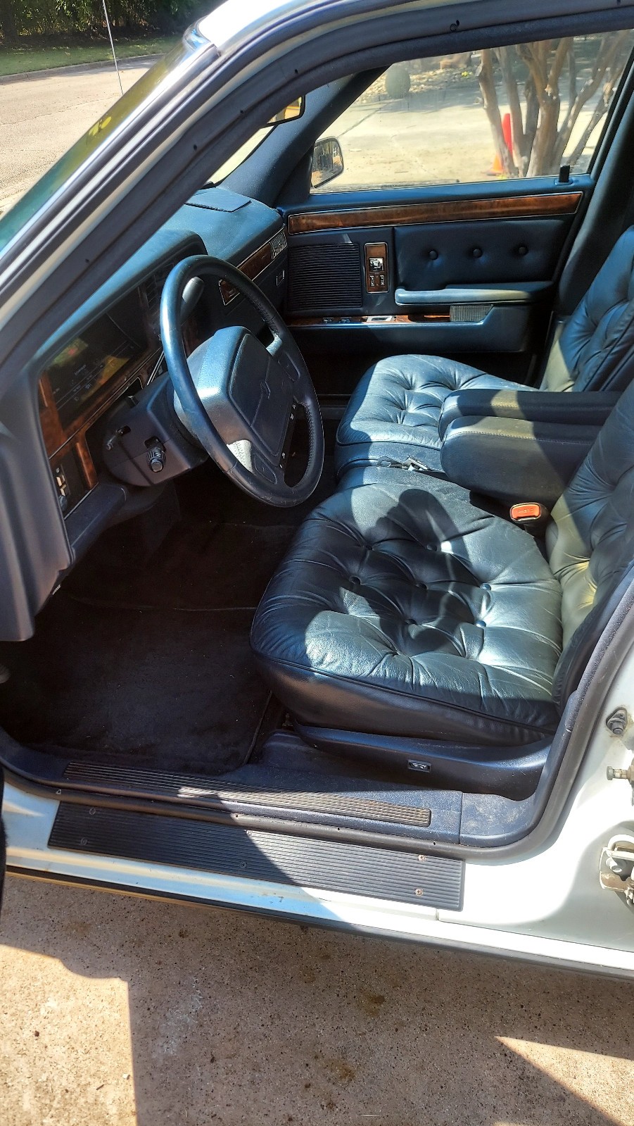 Chrysler-New-Yorker-1991-Sedan-6
