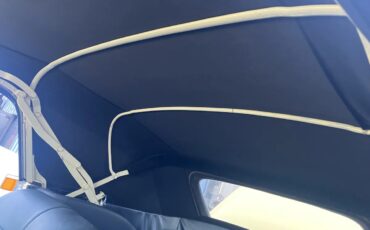 Chrysler-New-yorker-1940-Pale-Yellow-Blue-13