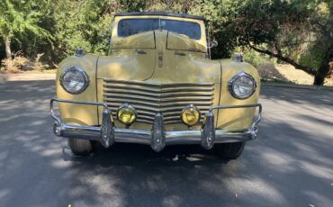 Chrysler-New-yorker-1940-Pale-Yellow-Blue-3