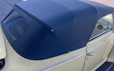 Chrysler-New-yorker-1940-Pale-Yellow-Blue-5