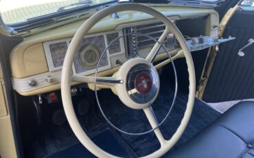 Chrysler-New-yorker-1940-Pale-Yellow-Blue-7