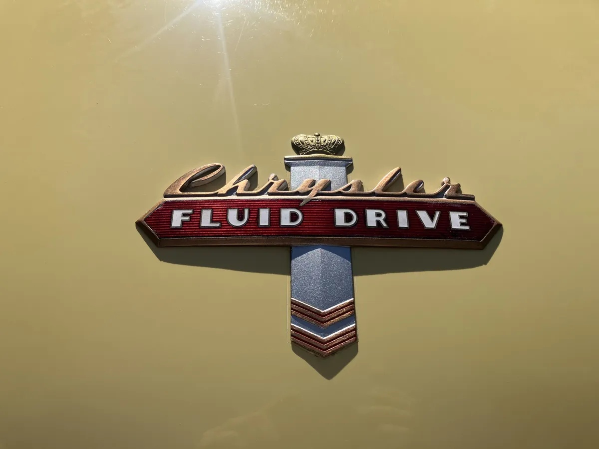 Chrysler-New-yorker-1940-Pale-Yellow-Blue-8