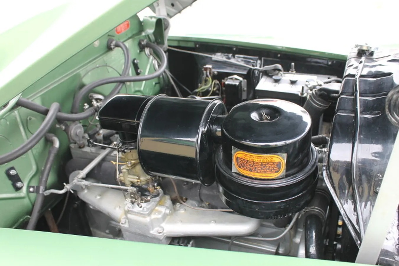 Chrysler-New-yorker-1948-Heather-Green-Green-14