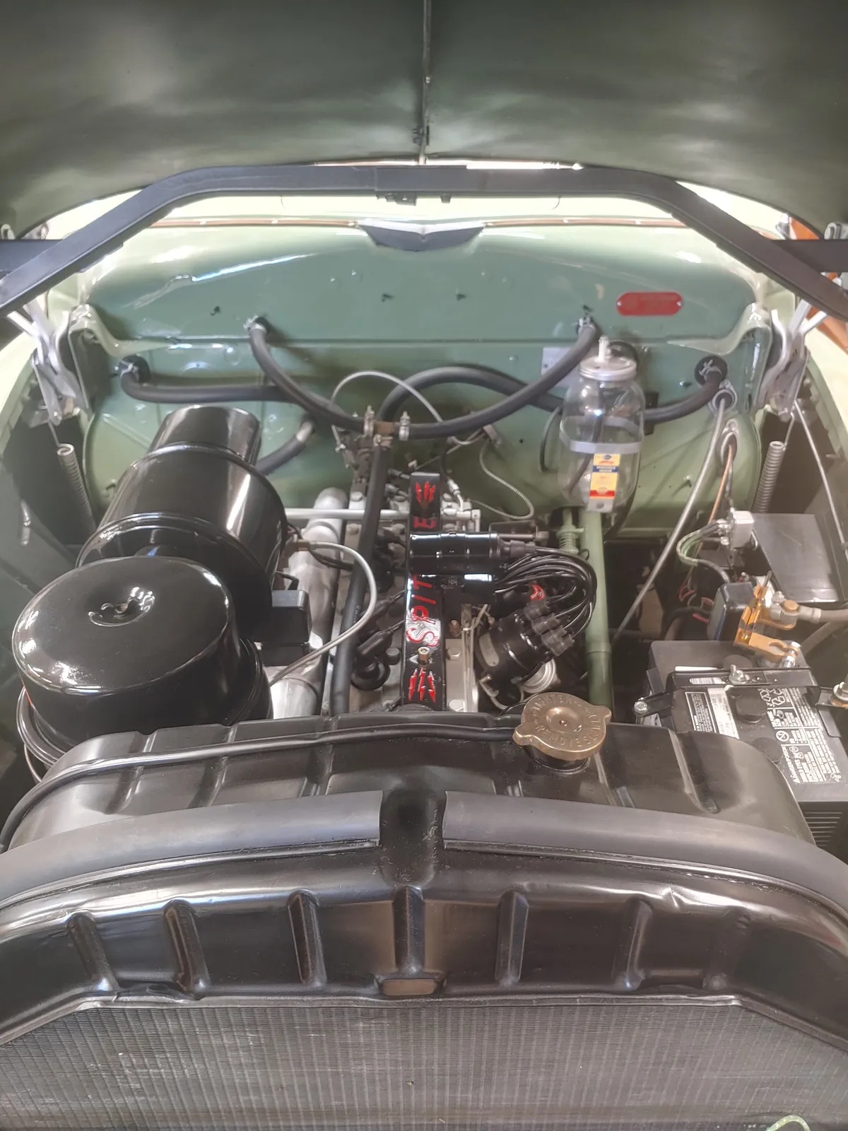 Chrysler-New-yorker-1948-Heather-Green-Green-15