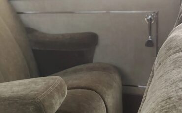 Chrysler-New-yorker-1948-Heather-Green-Green-16