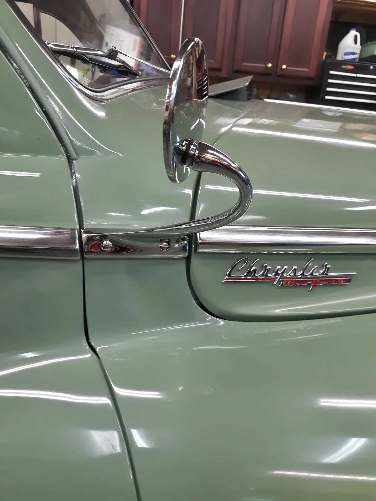 Chrysler-New-yorker-1948-Heather-Green-Green-8
