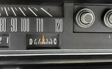 Chrysler-Newport-1973-White-White-10