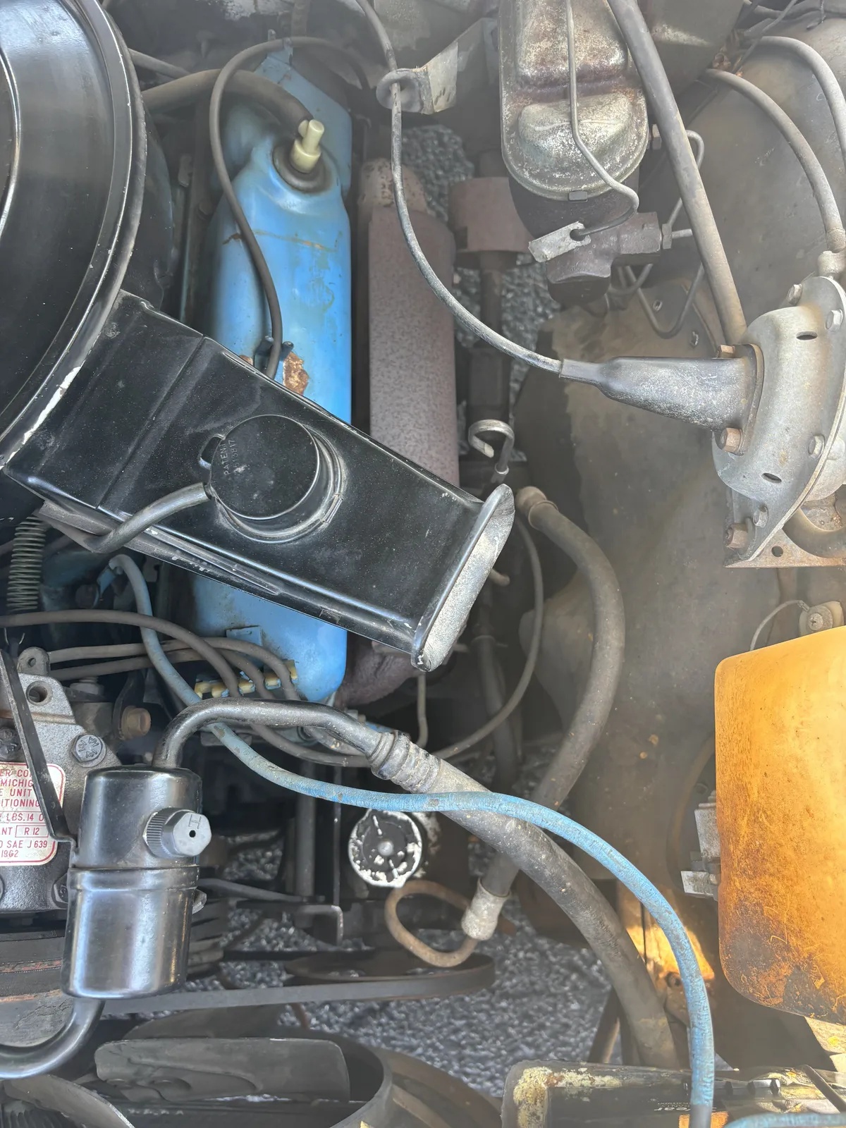 Chrysler-Newport-1973-White-White-15