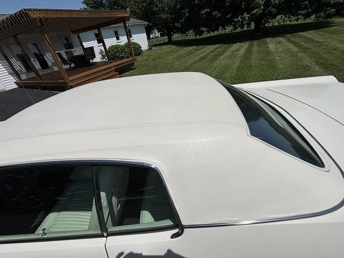 Chrysler-Newport-1973-White-White-16