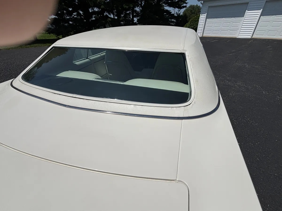 Chrysler-Newport-1973-White-White-18