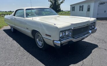 Chrysler-Newport-1973-White-White-2