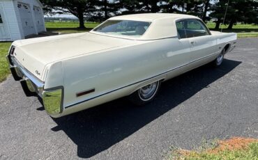 Chrysler-Newport-1973-White-White-4