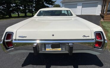 Chrysler-Newport-1973-White-White-5
