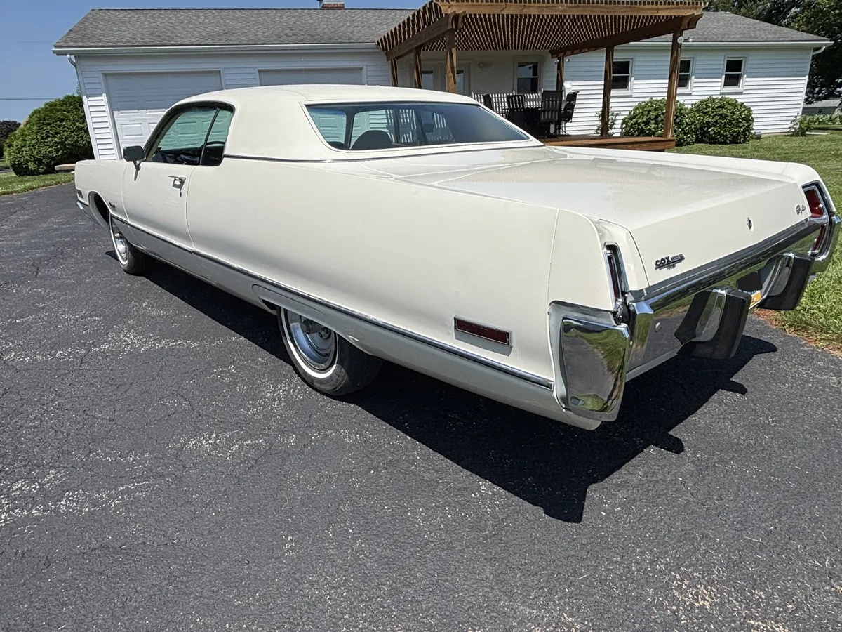 Chrysler-Newport-1973-White-White-6