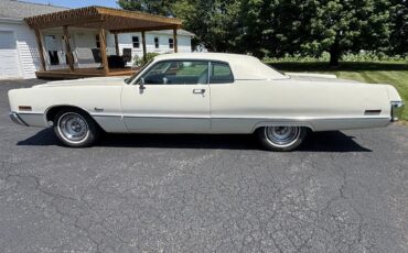 Chrysler-Newport-1973-White-White-7
