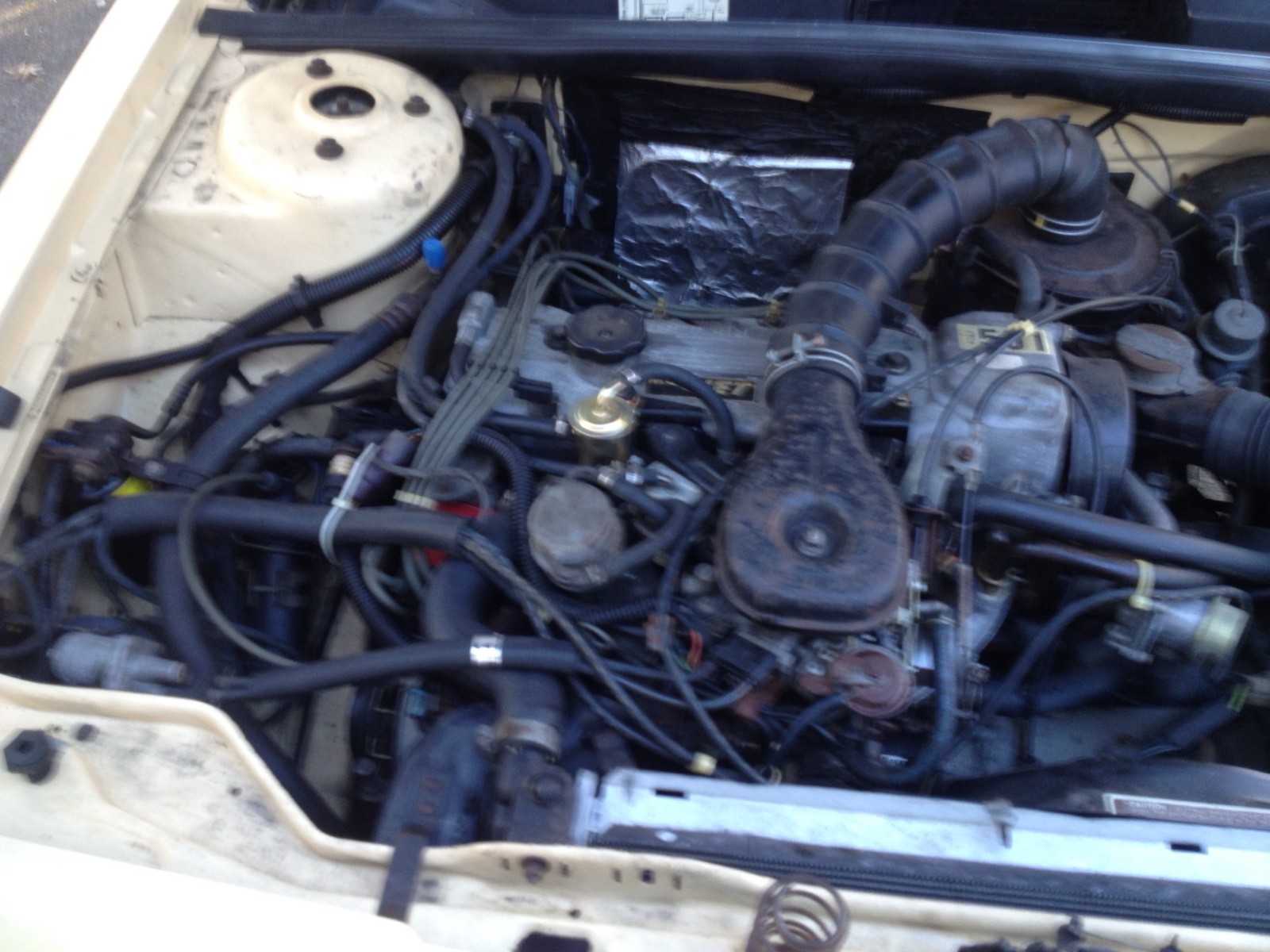 Chrysler-Town-Country-1985-16