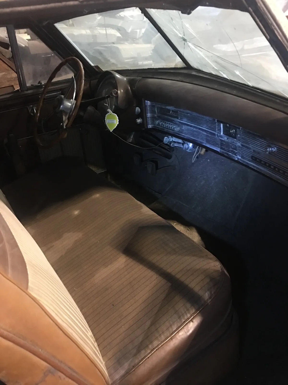 Chrysler-Town-country-1950-Metallic-Navajo-Brown-Brown-Leather-amp-Bedford-Cord-Stripes-1