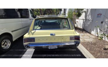 Chrysler-Town-country-1967-yellow-brown