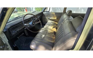 Chrysler-Town-country-1967-yellow-brown-7