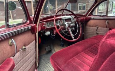 Chrysler-Windsor-1947-Ruby-Red-Satin-Gloss-Burgundy-1