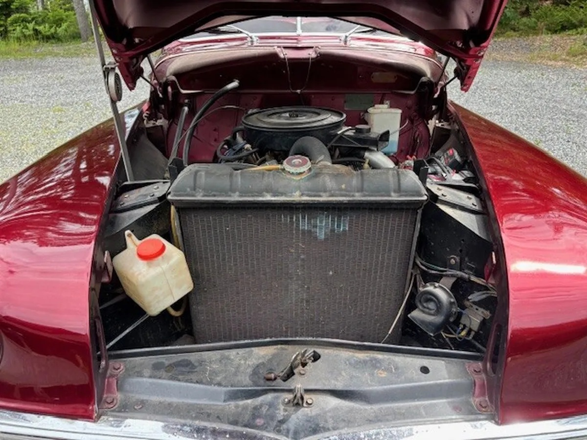 Chrysler-Windsor-1947-Ruby-Red-Satin-Gloss-Burgundy-2