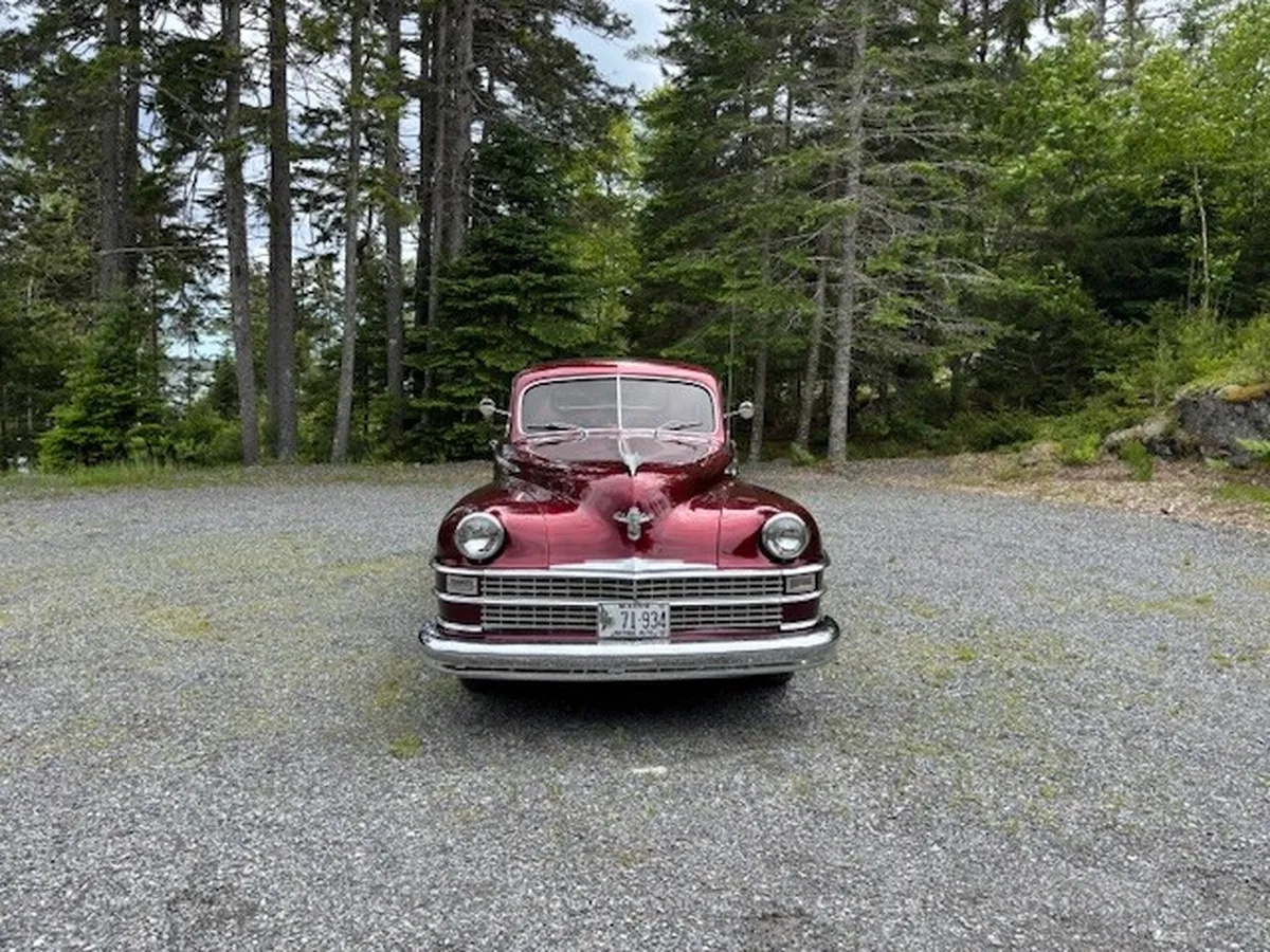 Chrysler-Windsor-1947-Ruby-Red-Satin-Gloss-Burgundy-4