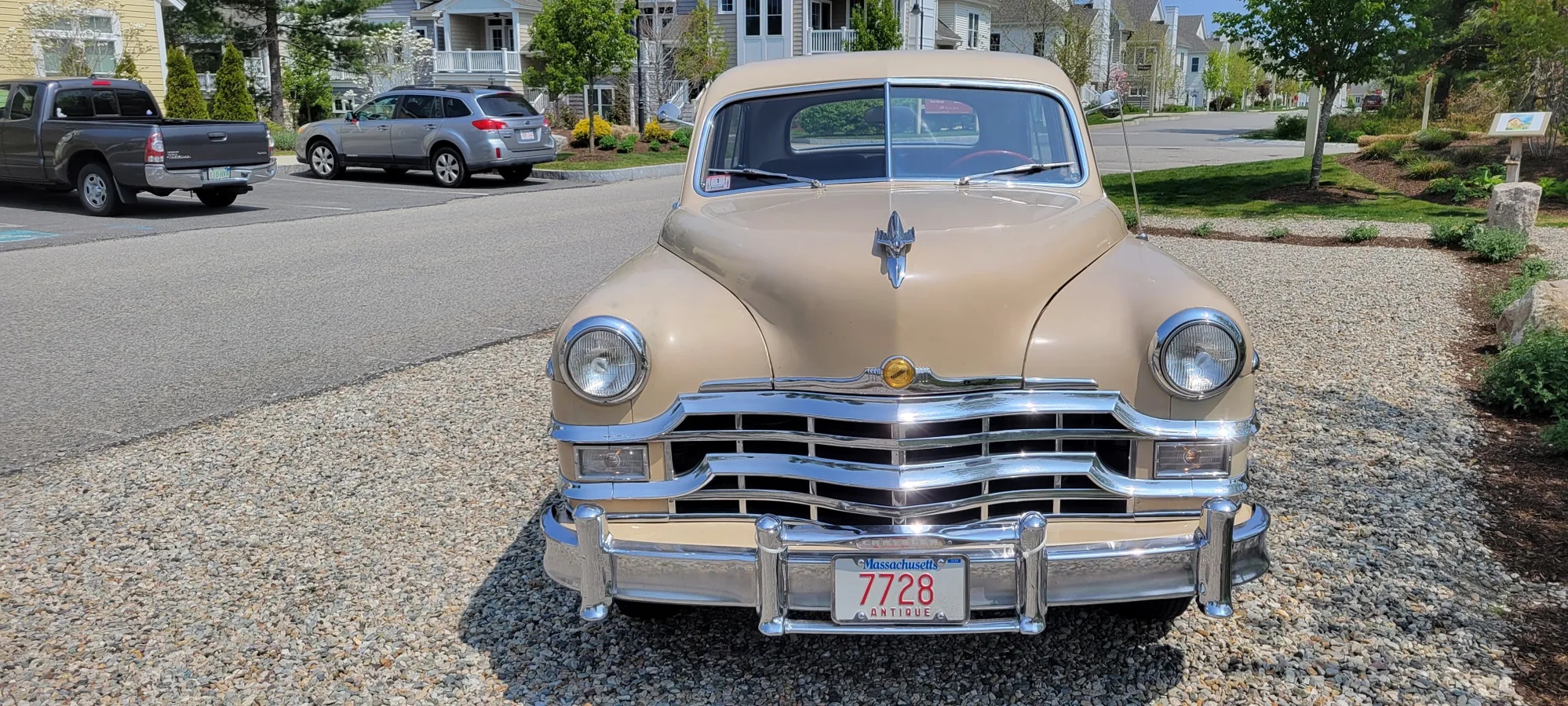 Chrysler-Windsor-1949-Tan-Purple-Red-6