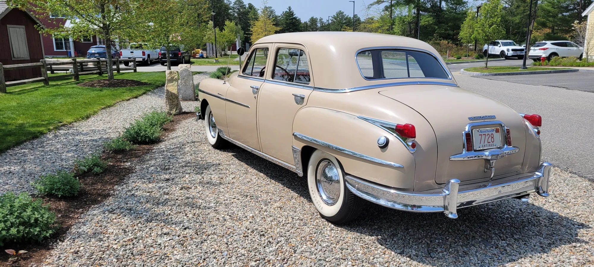 Chrysler-Windsor-1949-Tan-Purple-Red-8