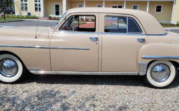 Chrysler-Windsor-1949-Tan-Purple-Red-9