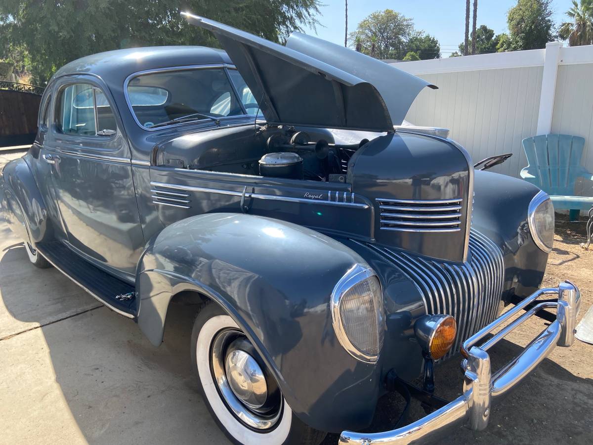 Chrysler-business-coupe-1939-grey-11