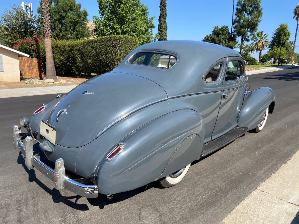 Chrysler-business-coupe-1939-grey-3