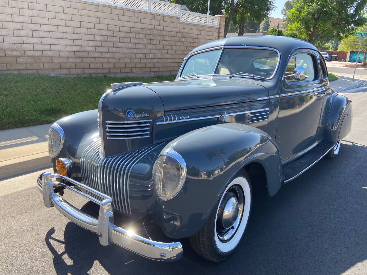 Chrysler-business-coupe-1939-grey-8