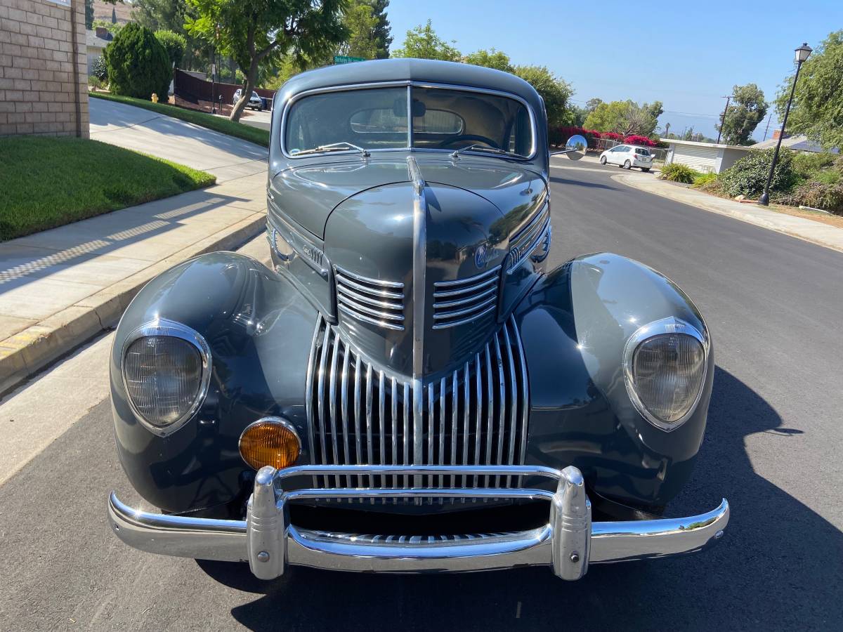 Chrysler-business-coupe-1939-grey