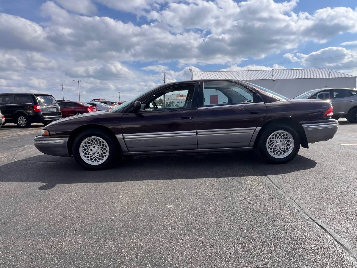 Chrysler-concorde-1993-red