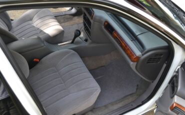 Chrysler-concorde-1995-white-12