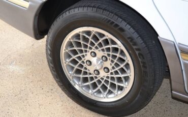 Chrysler-concorde-1995-white-17
